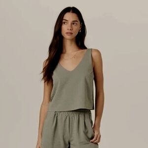 VUORI Villa Cropped Tank - Nwot